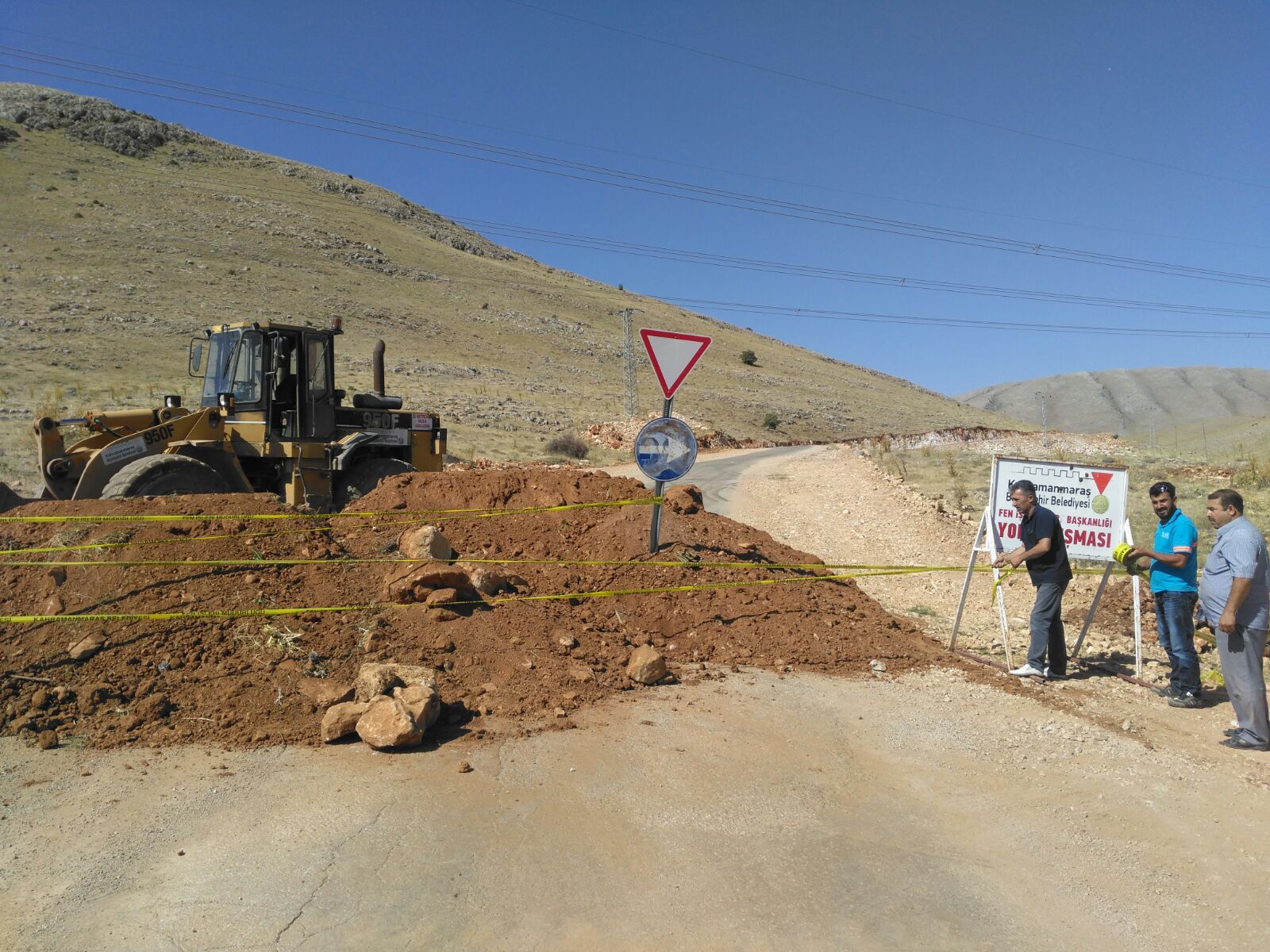 BÜYÜKŞEHİR’DEN ELBİSTAN’DA YOL GENİŞLETME ÇALIŞMASI