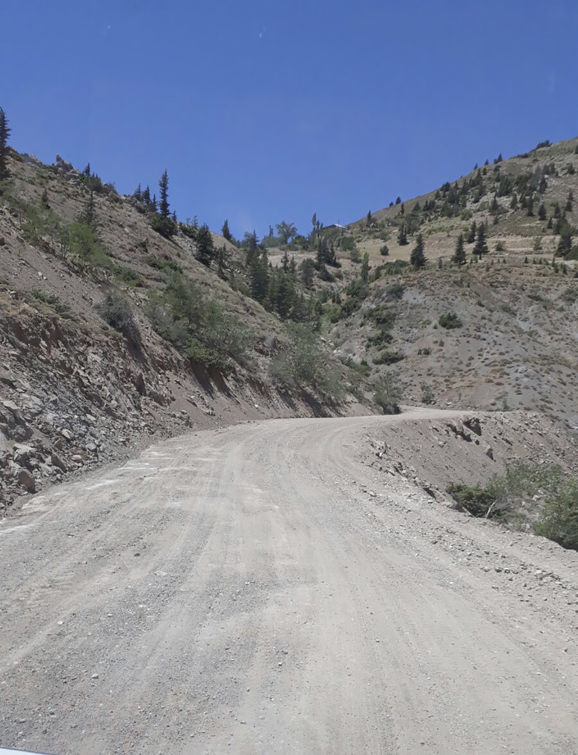 ÇAĞLAYANCERİT’TE YOL GENİŞLETME ÇALIŞMASI