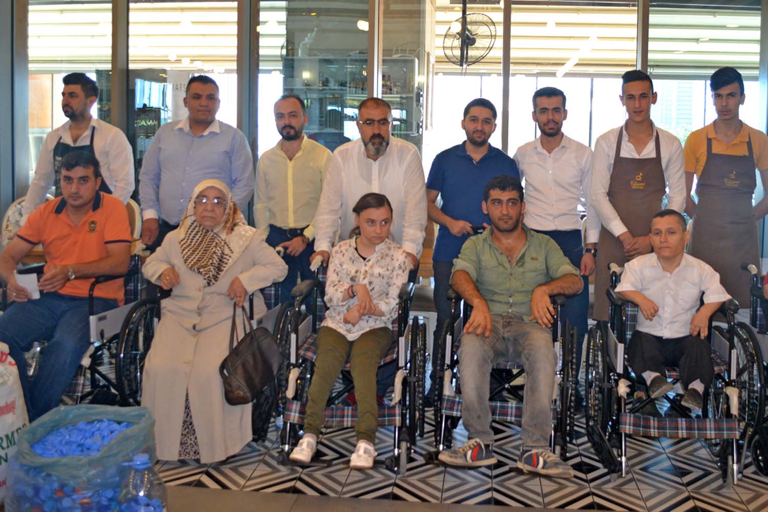 Mavi Kapakla Engeller Kalkıyor