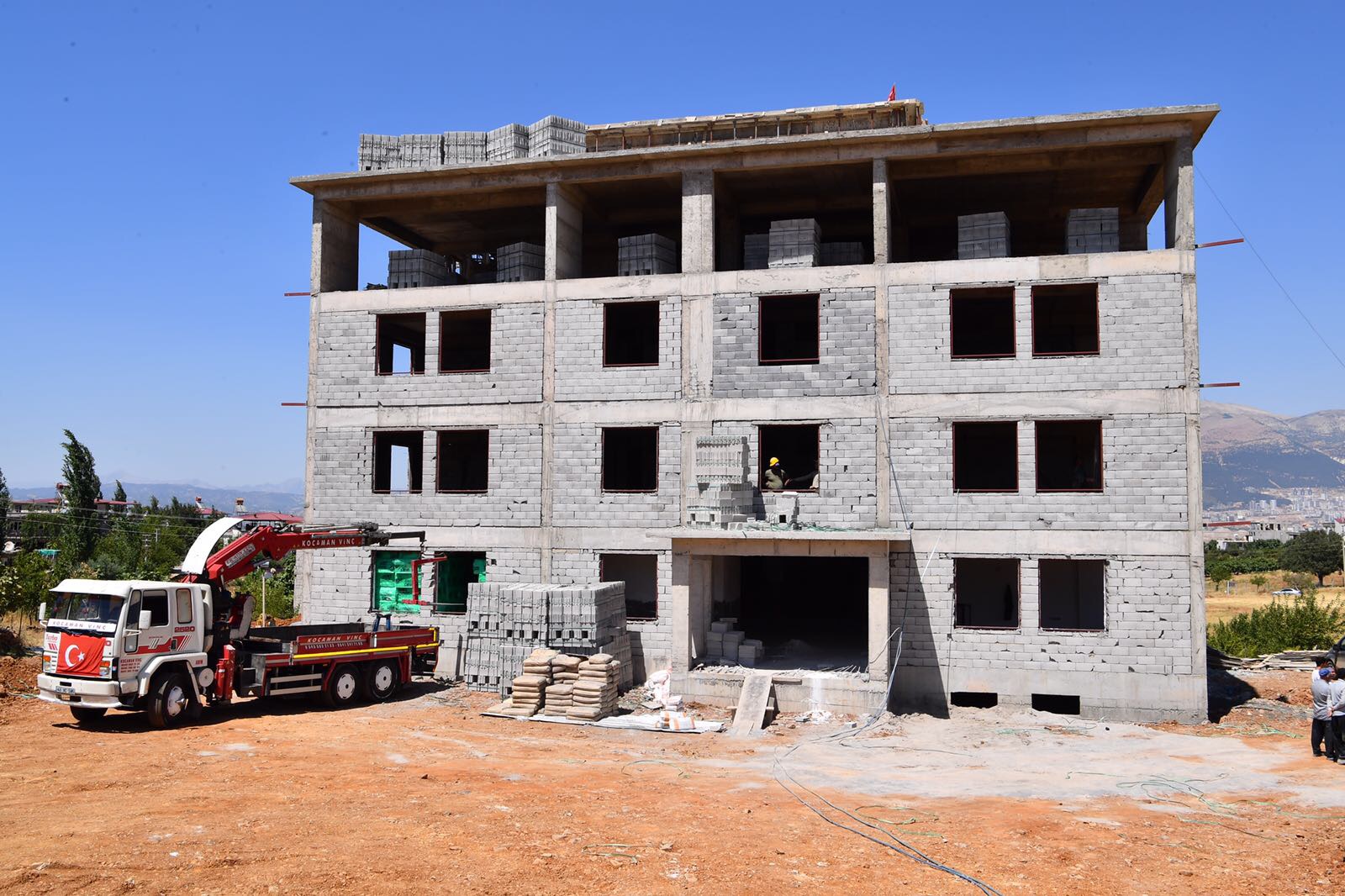 ONİKİŞUBAT BELEDİYESİ’NDEN GENÇLERE YATIRIM