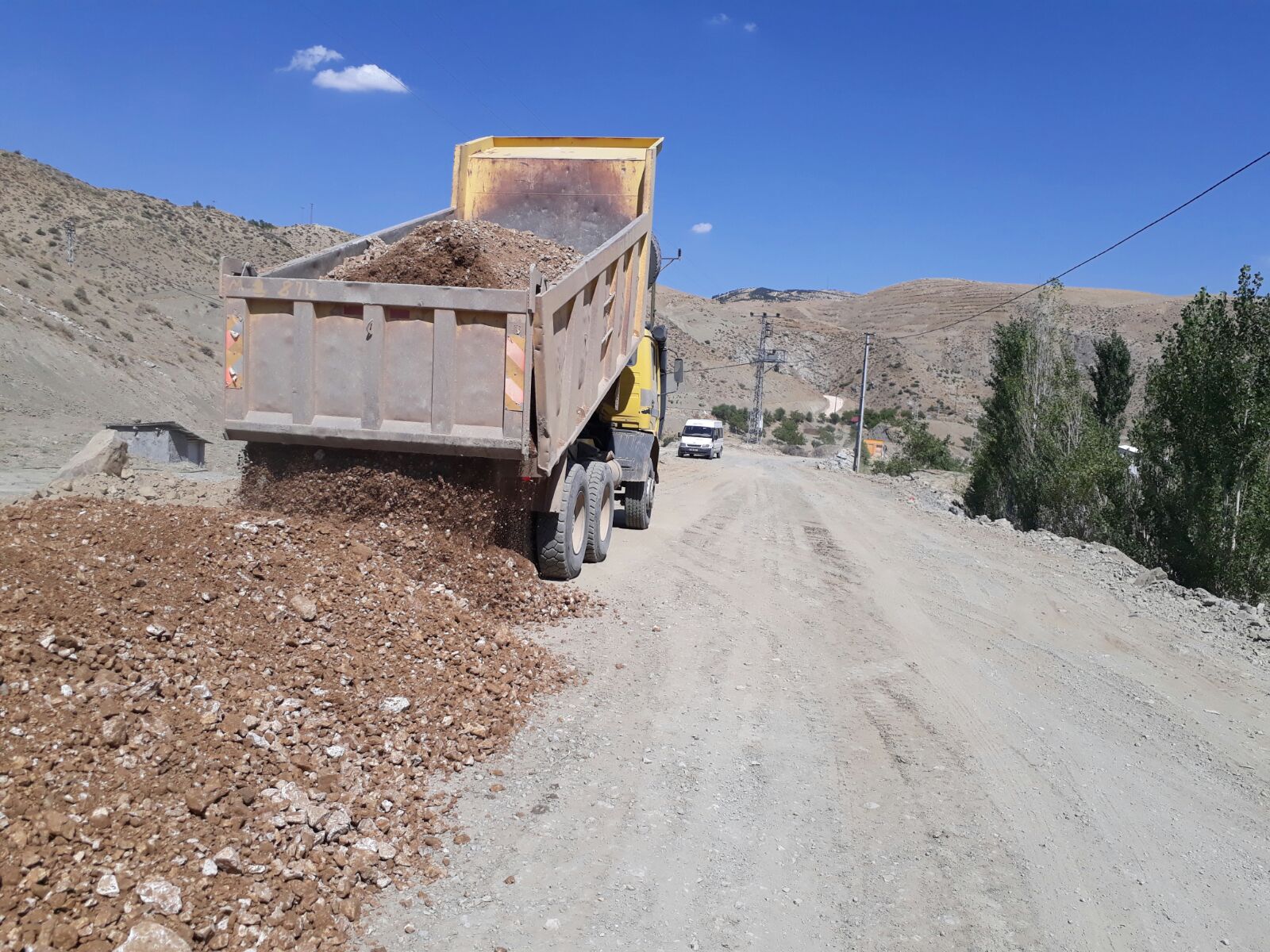 KALE-SOĞUKPINAR GRUP YOLUNDA STABİLİZE ÇALIŞMASI