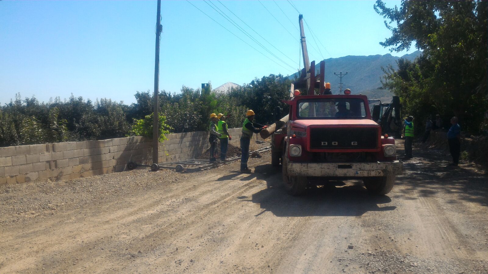 TÜRKOĞLU MAHALLELERİNDE YOL ÇALIŞMASI