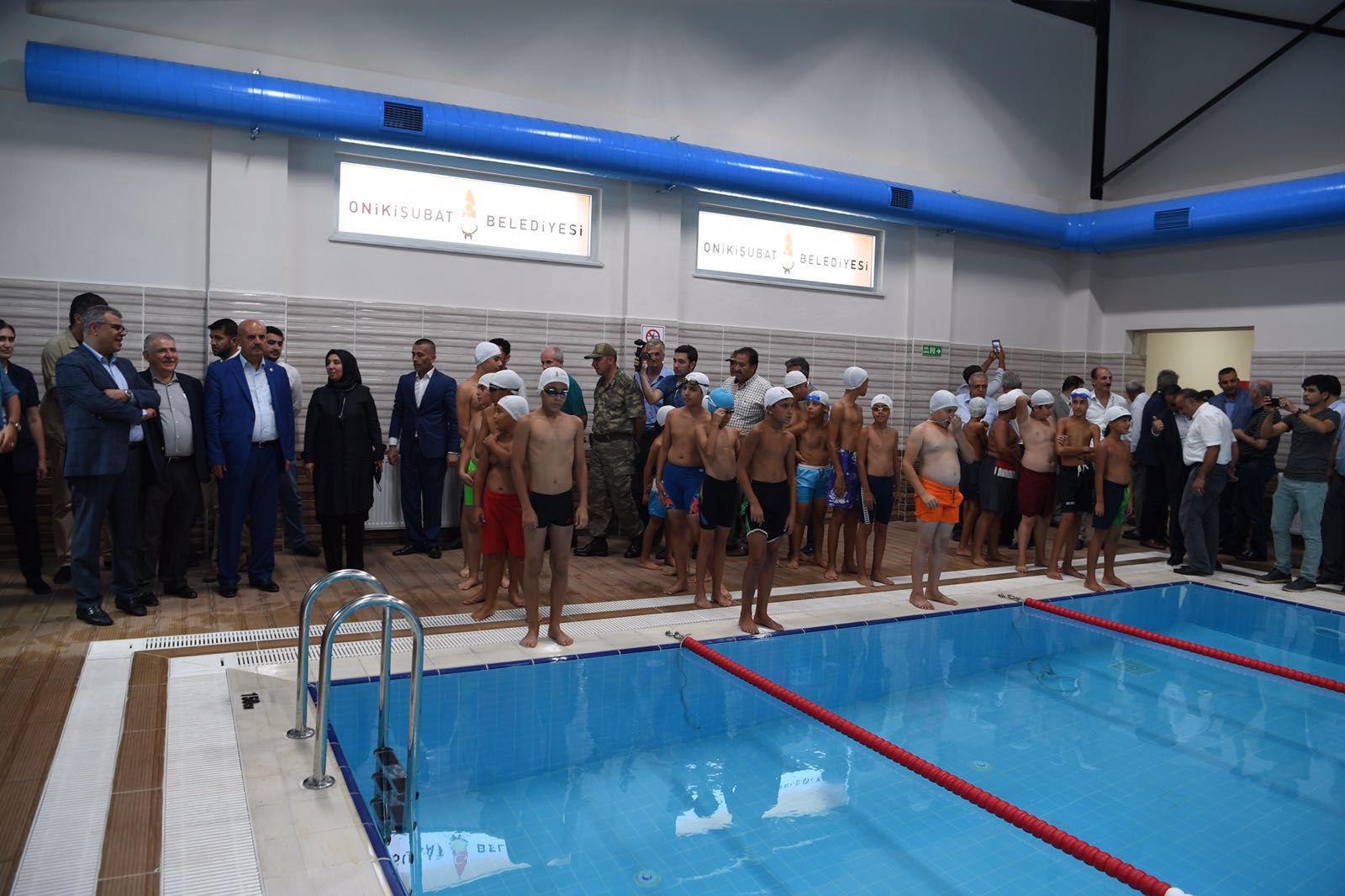 PİRİ REİS MAHALLESİ YÜZME HAVUZU AÇILDI