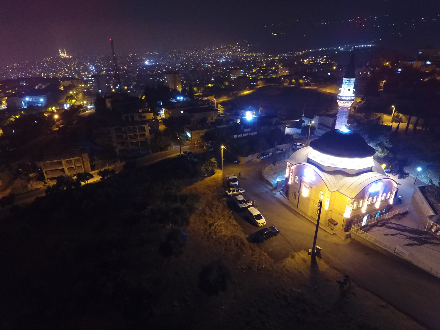 DULKADİROĞLU'NUN CAMİLERİ AYDINLANIYOR