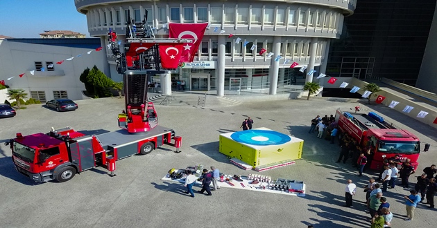 İTFAİYE DAİRESİNE MODERN İTFAİYE ARACI