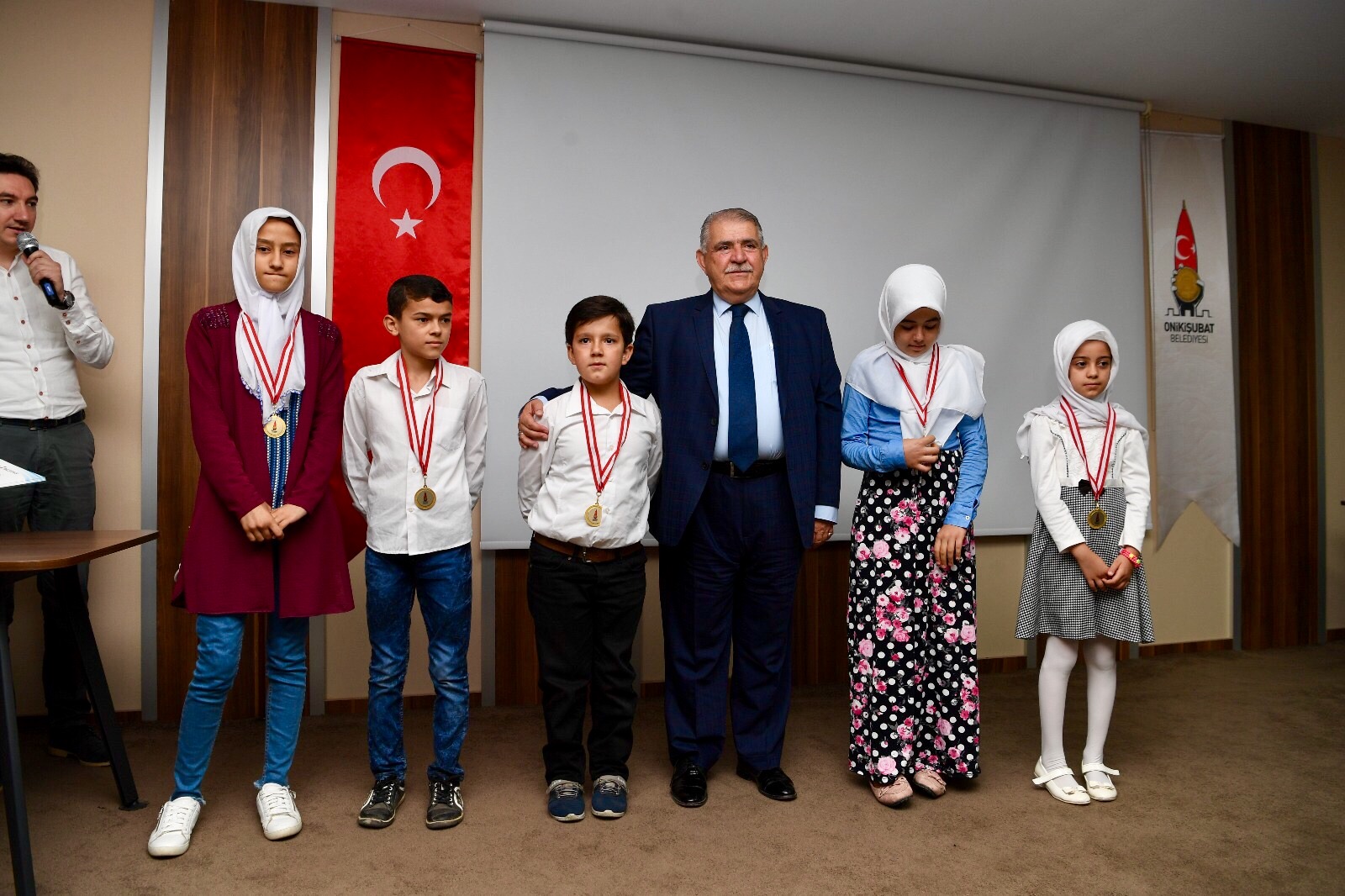 ONİKİŞUBAT’TA ÇOCUKLAR HER DAİM BİLGİYLE BULUŞUYOR