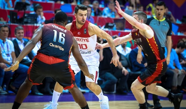 12 DEV ADAM SON 16'DA