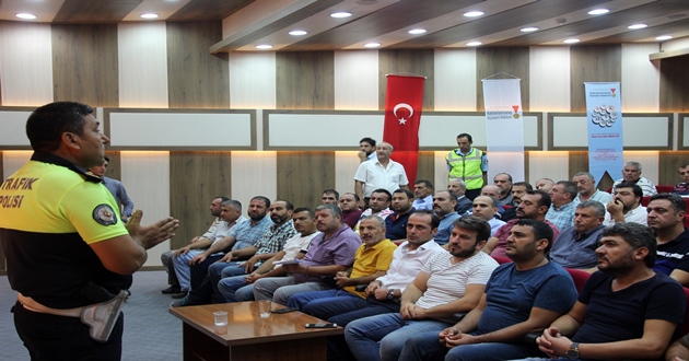 BÜYÜKŞEHİR’DEN ÖĞRENCİ SERVİSLERİNE EĞİTİM