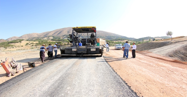 HELETE YOLUNDA SICAK ASFALT ÇALIŞMASI