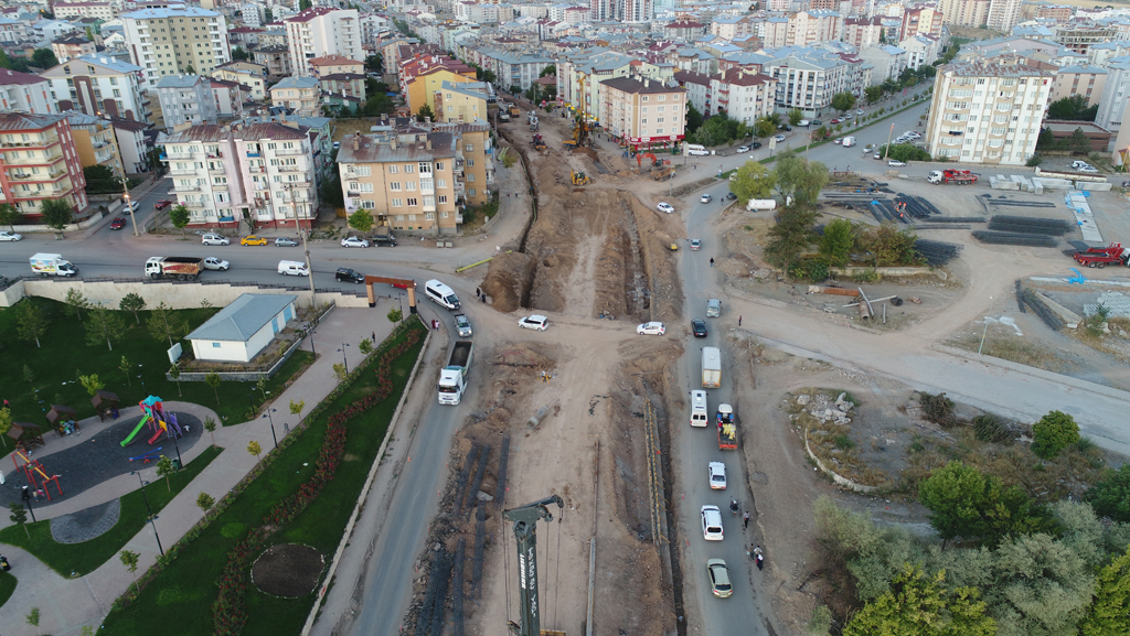 ALT GEÇİTLERDEKİ HUMMALI ÇALIŞMA DEVAM EDİYOR...