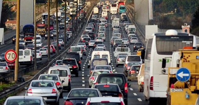 TRAFİKTEKİ ARAÇ SAYISI 22 MİLYONA YAKLAŞTI