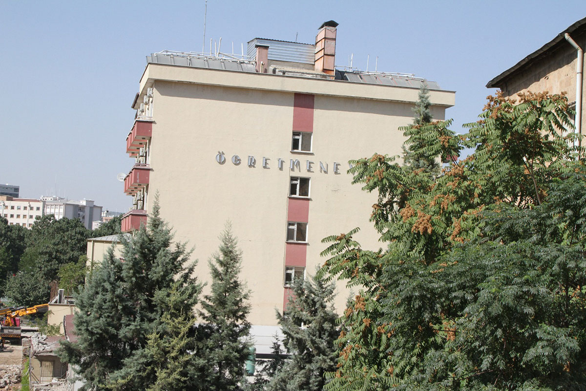 ESKİ ÖĞRETMENEVİ ANADOLU ARKEOLOJİ ESTİTÜSÜ OLACAK