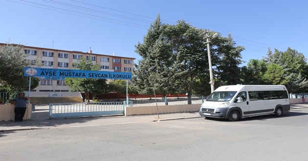 ÖĞRENCİ SERVİSLERİNE ARAÇ TAKİP VE KAMERA ZORUNLULUĞU GETİRİLİYOR