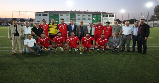 TURNUVA'NIN ŞAMPİYONU 'SPOR İŞLERİ MÜDÜRLÜĞÜ'...
