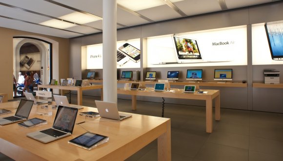 Apple Store’a gitti, sakat kaldı!