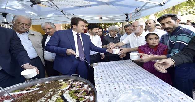 BÜYÜKŞEHİR, PAZARCIK’TA AŞURE DAĞITTI