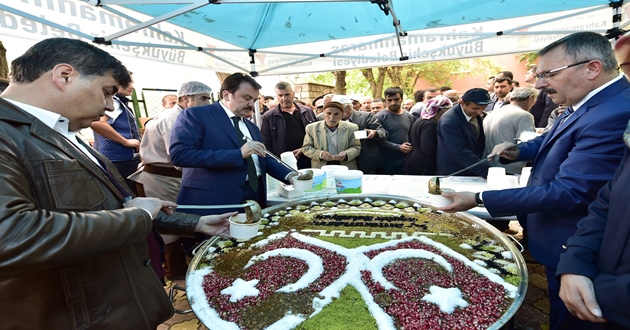 BÜYÜKŞEHİR’DEN GÖKSUN’DA AŞURE