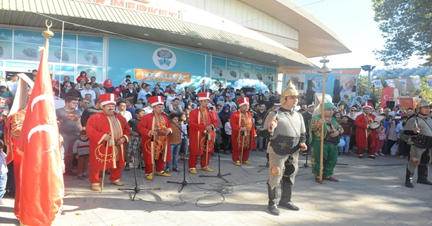 MEHTER KONSERİNE YOĞUN İLGİ
