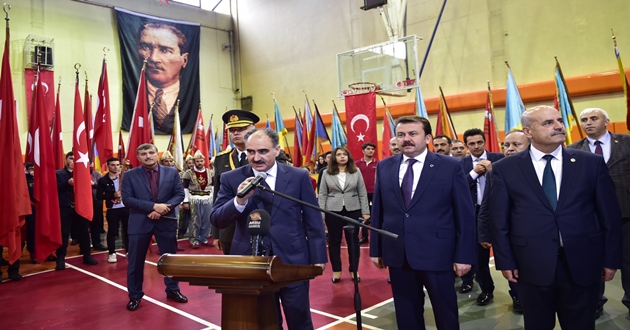 CUMHURİYET BAYRAMI SALONDA KUTLANDI