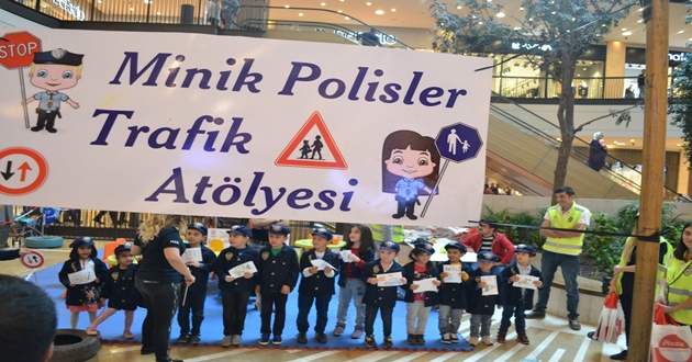 MİNİK POLİSLER GÖREV BAŞINDA