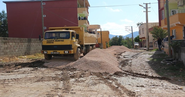PAZARCIK BELEDİYESİ ÇALIŞMALARINA ARALIKSIZ DEVAM EDİYOR