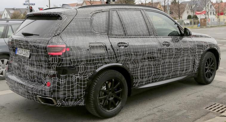 Yeni 2018 BMW X5 yolda görüntülendi