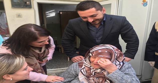 84 YAŞINDA İLK KEZ DOĞUM GÜNÜ KUTLADI