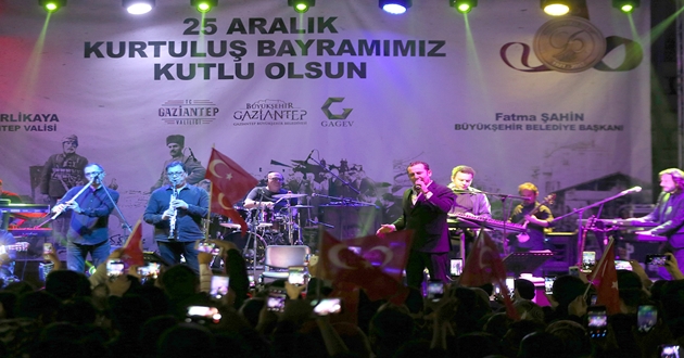 GAZİANTEPLİLER FERHAT GÖÇER’LE COŞTU