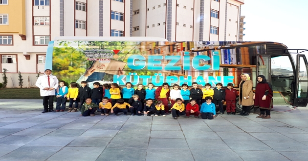 GEZİCİ KÜTÜPHANE OKULLARI GEZİYOR