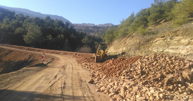 TOPÇALI YOLUNDA BAKIM ÇALIŞMASI