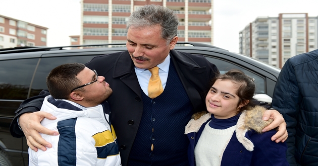 Down Sendromlular Derneğini ziyaret eten Başkan Çakır
