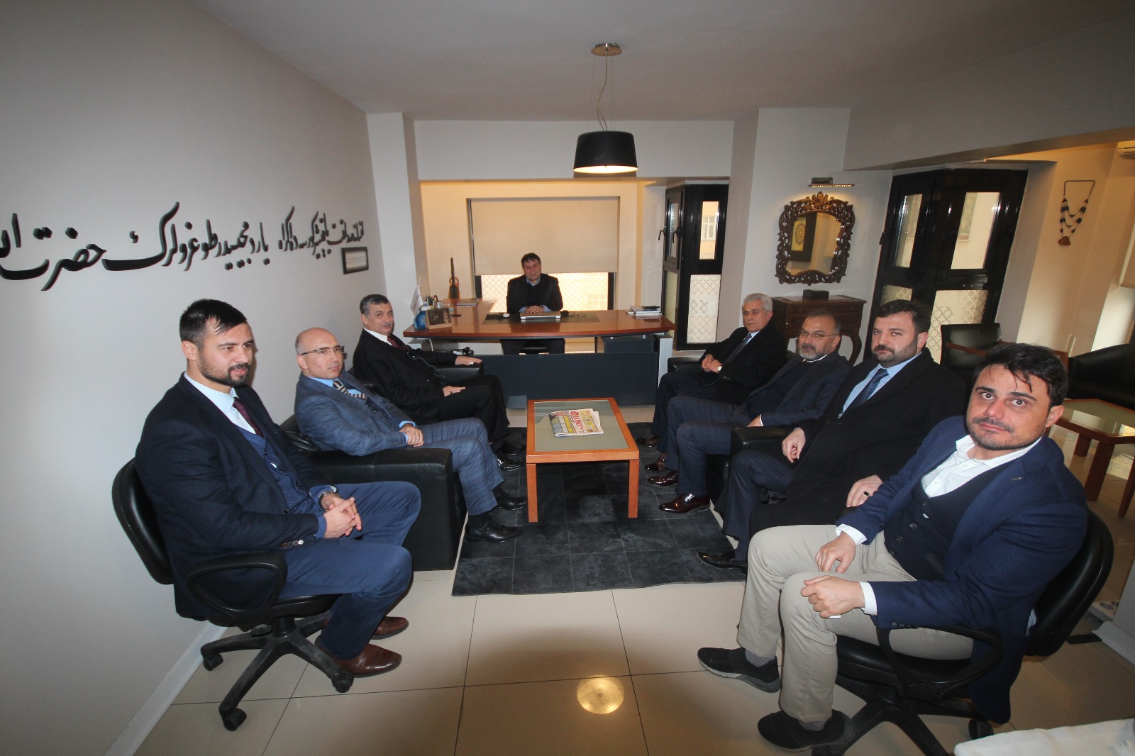 GÜVENÇ’TEN KMBGC BAŞKANI DEVEBOYNU’NA GAZETECİLER GÜNÜ ZİYARETİ
