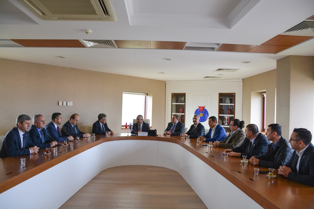 Ziraat Mühendisleri Odası Başkanı Özden Güngör, Rektör Deveci’yi Ziyaret Etti