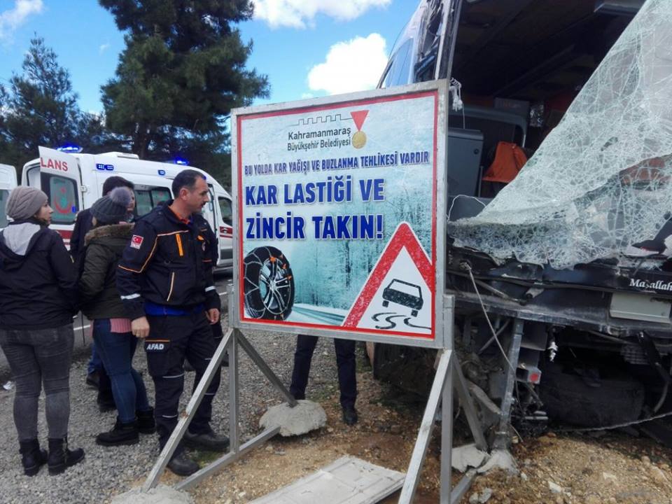 KAHRAMANMARAŞ'TA OTOBÜS KAZASI