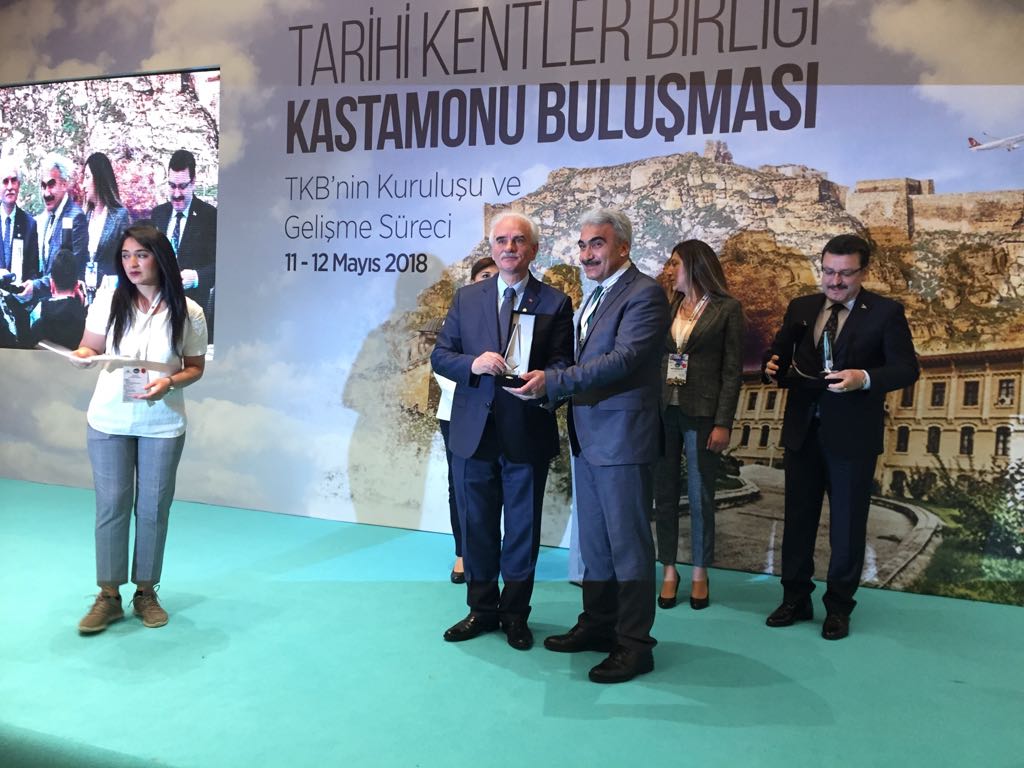 BÜYÜKŞEHİR BELEDİYESİ FOTOĞRAF MAKİNASI MÜZESİNE ÖDÜL