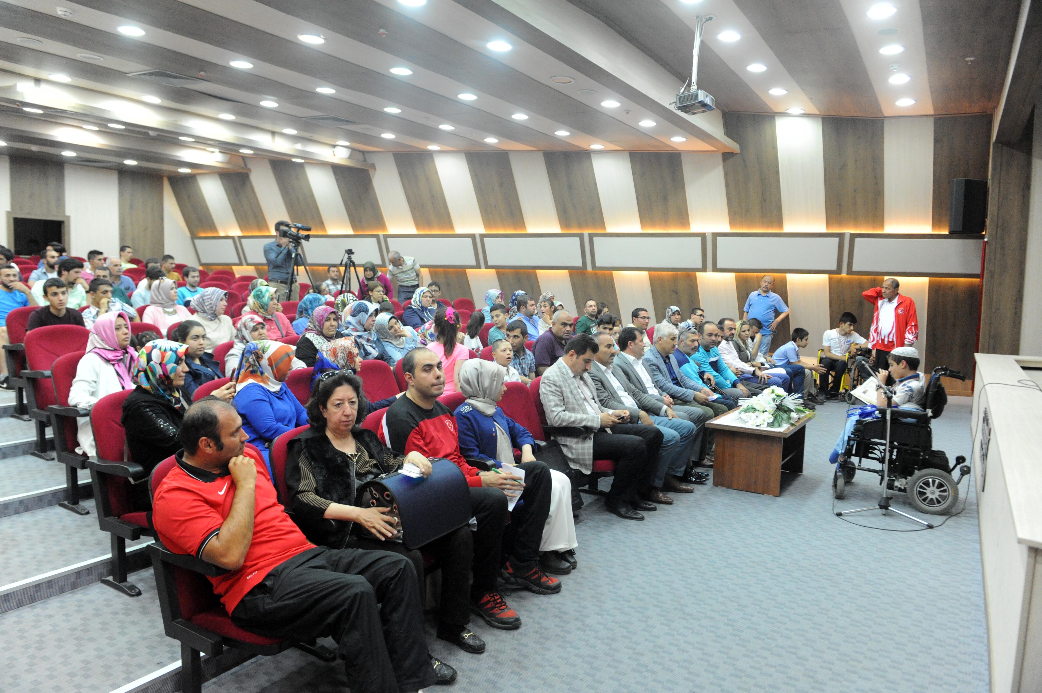 BÜYÜKŞEHİR’DEN ENGELLİ SPOR KONFERANSI