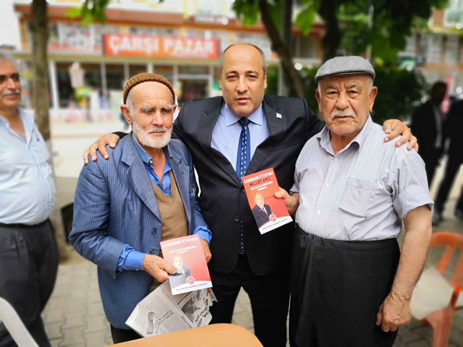 MHP’Lİ CEYHAN, TÜRKOĞLU'NDA SOKAĞA İNDİ