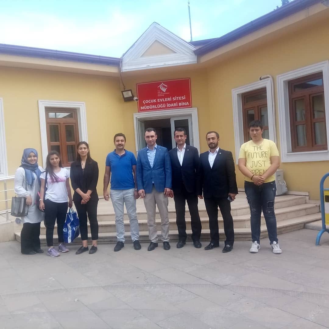 GENÇLİK HAFTASINDA ÜLKÜ OCAKLARI' NDAN ÇOCUK EVLERİ SİTESİ'NE ANLAMLI ZİYARET