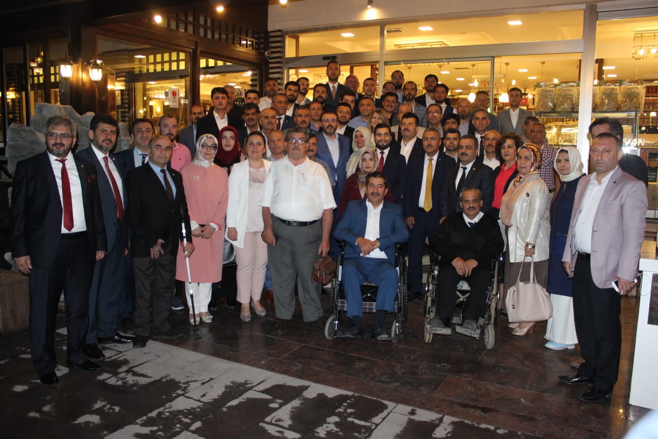 AK PARTİ'DE ADAYLAR VE A.ADAYLARI SAHURDA BULUŞTU