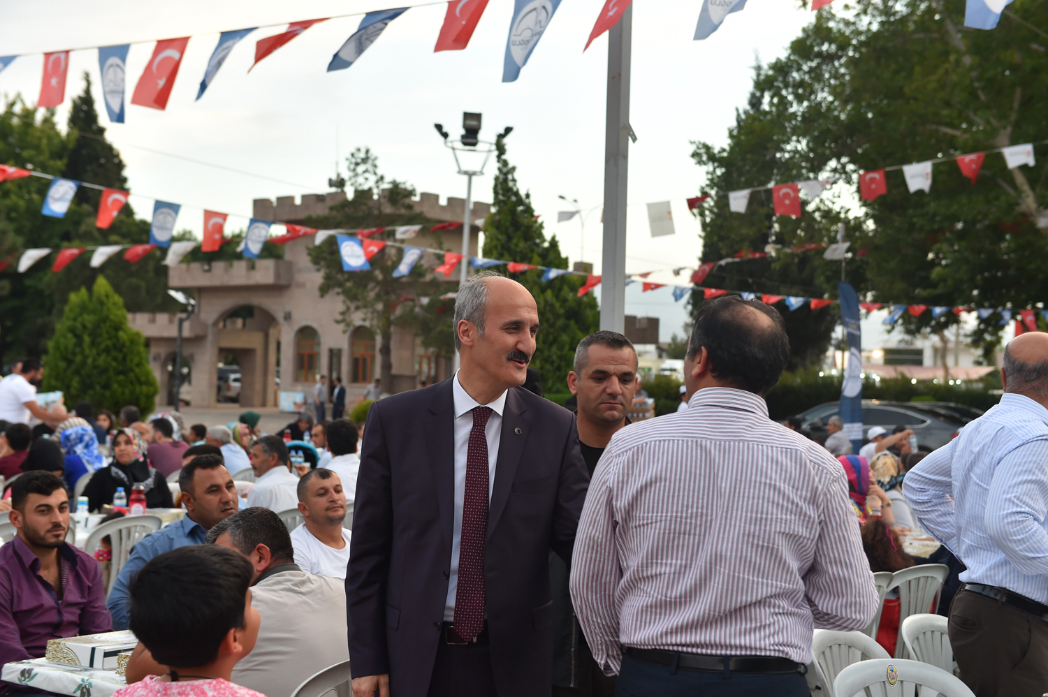 DULKADİROĞLU AİLESİ İFTARDA BULUŞTU