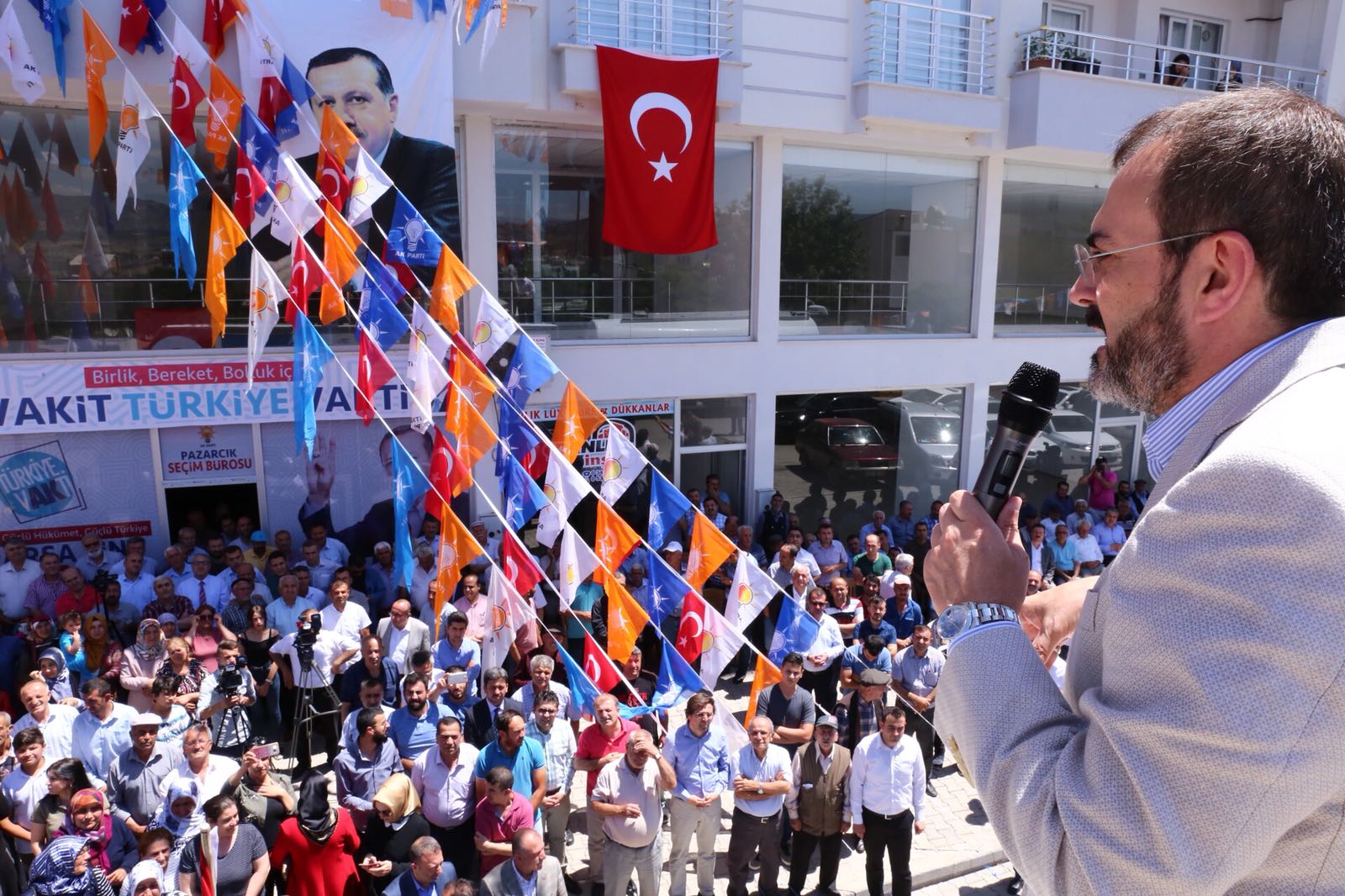 MAHİR ÜNAL : ÇIRAĞA DÜKKAN BIRAKILMAZ