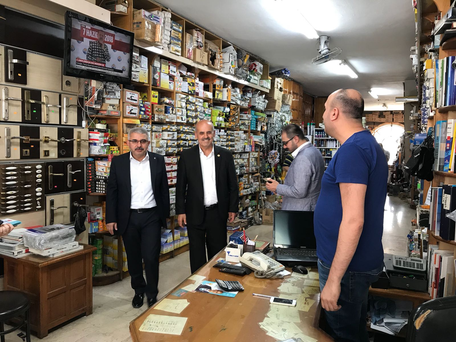 AK PARTİ ADAYLARI SAHADA ÇALIŞMAYA ARALIKSIZ DEVAM EDİYOR