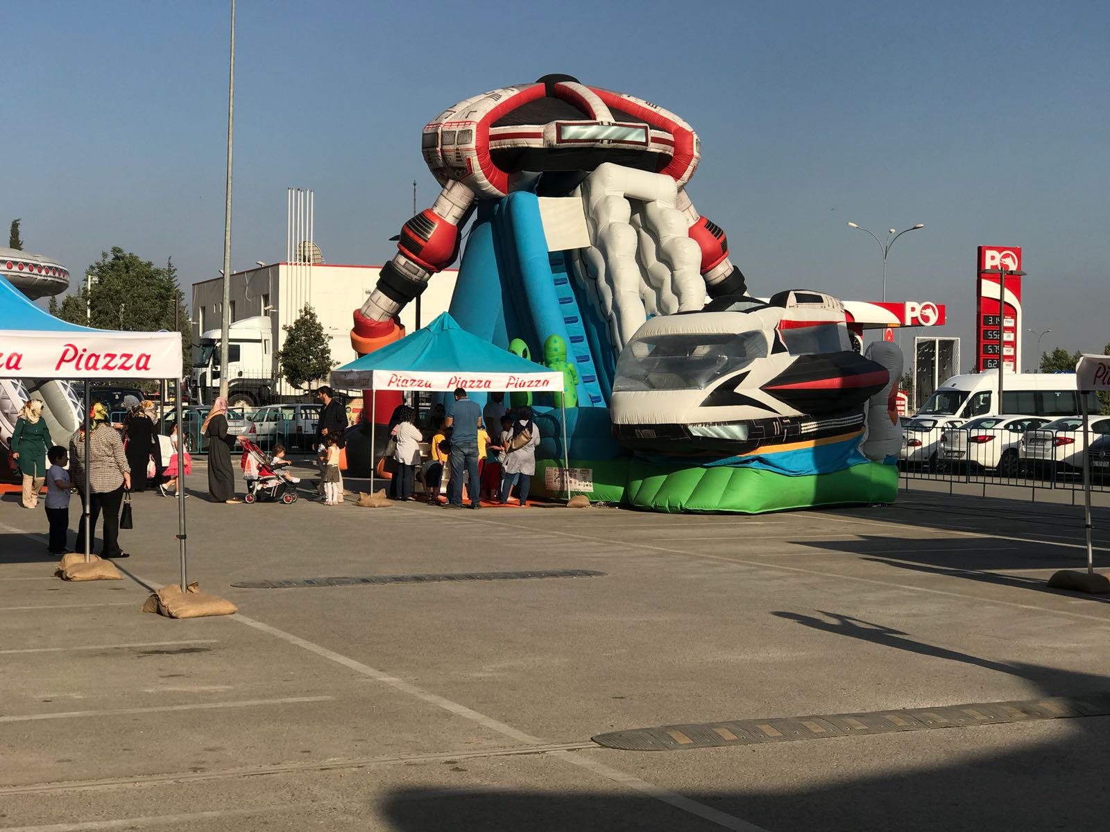 Piazza’dan Çocuklara Karne Hediyesi