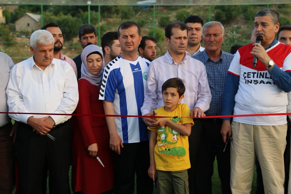 SAKARKAYA MAHALLESİNE SENTETİK ÇİM YÜZEYLİ HALI SAHA
