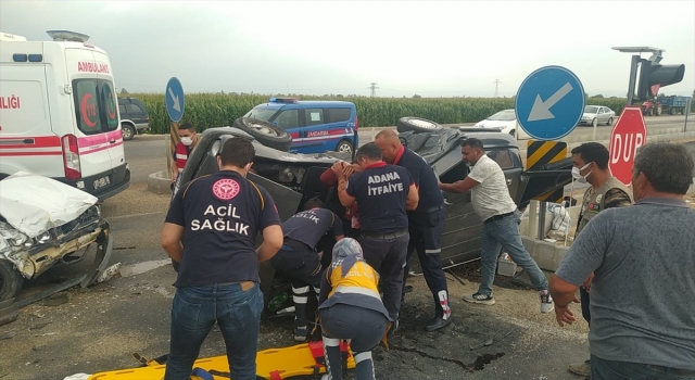 Adana’da iki otomobil çarpıştı: 5 yaralı
