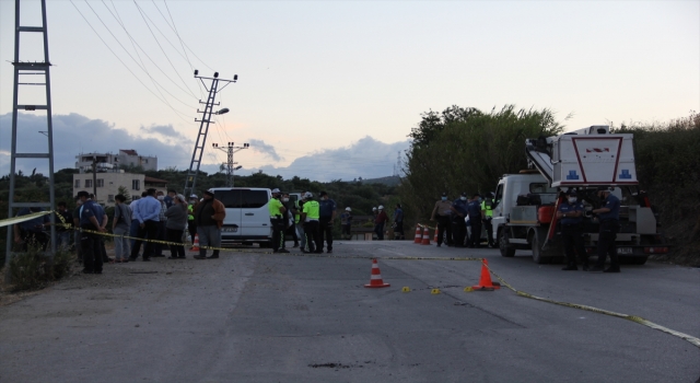 Hatay’da otomobil yayaya çarpıp dereye devrildi: 1 ölü, 3 yaralı