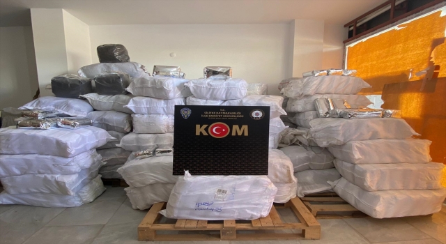 Mersin’de 1 ton 800 kilogram kaçak çay ele geçirildi