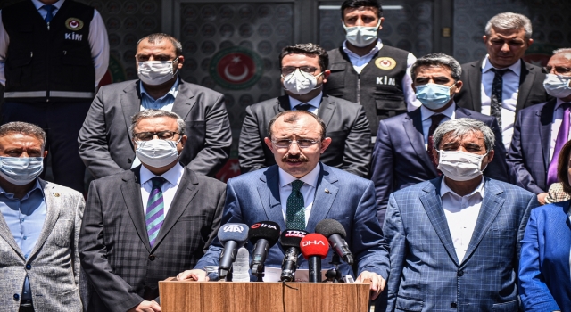 Ticaret Bakanı Mehmet Muş, Mersin’de gümrük çalışmalarına ilişkin bilgi verdi: