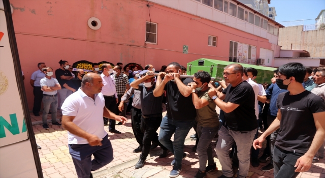 Trafik kazasında hayatını kaybeden sağlık çalışanı toprağa verildi