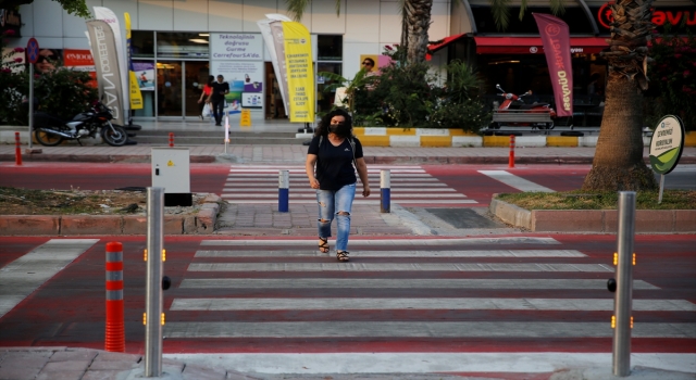 Antalya Büyükşehir Belediyesi’nden ”sensörlü yaya geçidi” projesi